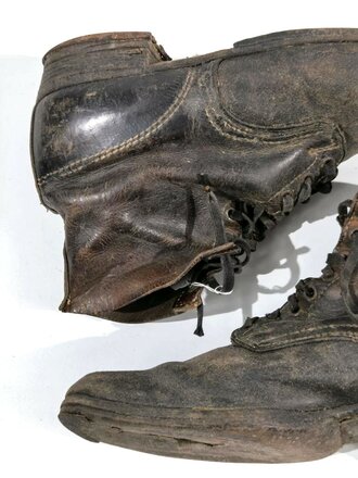 Paar Halbschuhe für Mannschaften der Wehrmacht. Vorschriftsmäßiges Paar, ungereinigt. Sohlenlänge 28,5cm