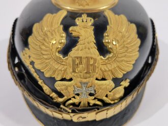 Preußen, Pickelhaube für einen Reserveoffizier der Infanterie. Zusammengehöriges, leicht getragenes Stück in gutem Zustand