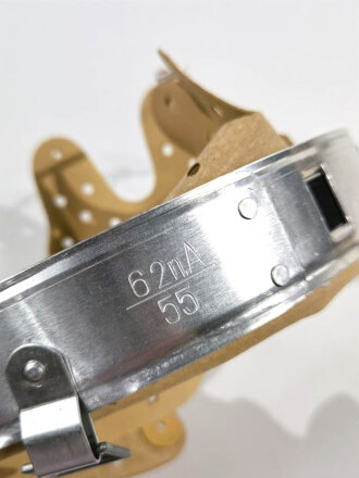 REPRODUKTION ,Stahlhelm Innenfutter Wehrmacht Modell 1935. Aluminiumring, Herstellerstempel  und Datum1938.  Kopfgrösse 55 für Glockengrösse 62. Sie erhalten 1 ( ein ) Stück