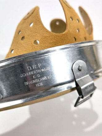 REPRODUKTION ,Stahlhelm Innenfutter Wehrmacht Modell 1935. Aluminiumring, Herstellerstempel  und Datum 1938. Kopfgrösse 56 für Glockengrösse 64. Sie erhalten 1 ( ein ) Stück