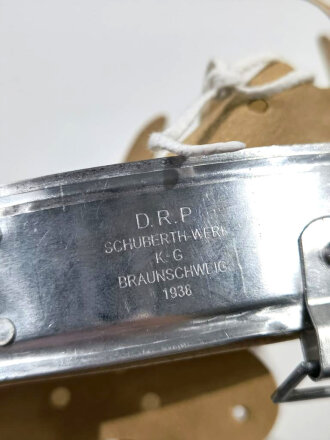 REPRODUKTION ,Stahlhelm Innenfutter Wehrmacht Modell 1935. Aluminiumring, Herstellerstempel  und Datum 1938. Kopfgrösse 58 für Glockengrösse 66. Sie erhalten 1 ( ein ) Stück