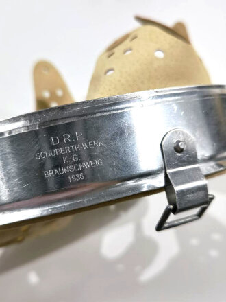 REPRODUKTION ,Stahlhelm Innenfutter Wehrmacht Modell 1935. Aluminiumring, Herstellerstempel  und Datum1938.  Kopfgrösse 60 für Glockengrösse 68. Sie erhalten 1 ( ein ) Stück