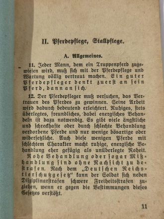 H.Dv.11/1 "Das Truppenpferd"  Heft 1: Pferdepflege, Stallpflege, Füttern und Tränken, Berlin 1937, 68 Seiten, stark gebraucht