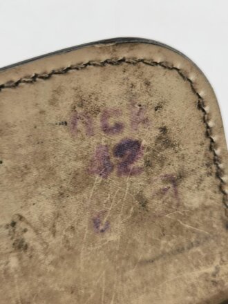 Gewindeschneider Wehrmacht für Fahnenschmied. Tasche aus Ersatzmaterial, die Schneidwerkzeuge datiert 1942, das Windeisen datiert 1941