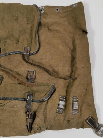 Rucksack für Gebirgstruppen alter Art. Stark getragenes Stück , datiert 1942