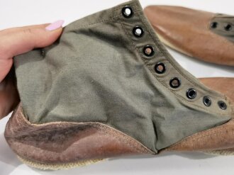 Paar Kletter- oder Hüttenschuhe für Gebirgstruppen der Wehrmacht. Kammerstücke in gutem Zustand, ungereinigt