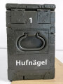 Transportkasten für Hufnägel der Wehrmacht. Überlackiertes Stück., 2 Pack Hufnägel enthalten, ob es sich dabei um Wehrmachtsproduktion handelt kann ich nicht sagen