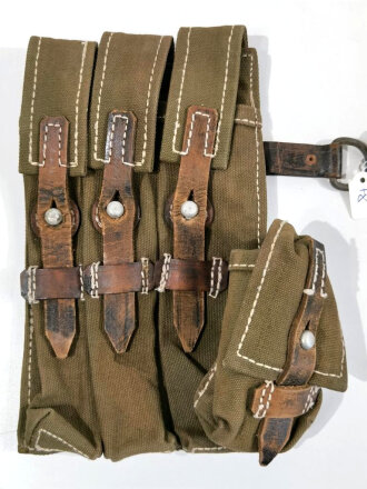 Paar Magazintaschen für MP40 der Wehrmacht, neuzeitliche REPRODUKTION, künstlich gealtert