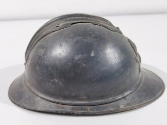 Frankreich 1.Weltkrieg, Stahlhelm für einen Angehörigen der Artillerie. Originallack, ungereinigtes Stück