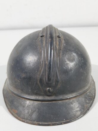 Frankreich 1.Weltkrieg, Stahlhelm für einen Angehörigen der Artillerie. Originallack, ungereinigtes Stück