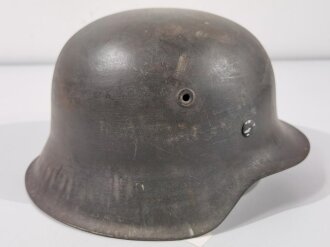 Heer, Stahlhelm Modell 1942. Originallack, Futter original verbaut, Glocke ?62, Innenfutter Kopfgrösse 54