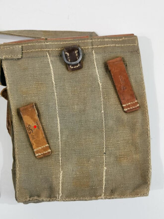 Jugoslawien nach 1945, Paar Magazintaschen für Sturmgewehr 44, getragenes Paar, neuzeitlich unschlau gestempelt