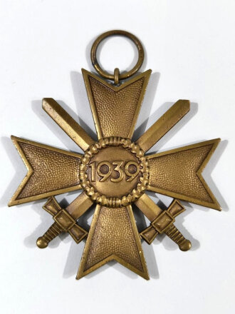 Kriegsverdienstkreuz 2. Klasse mit Schwerter. Buntmetall, Hersteller 8 im Bandring für Ferdinand Hoffstätter, Bonn