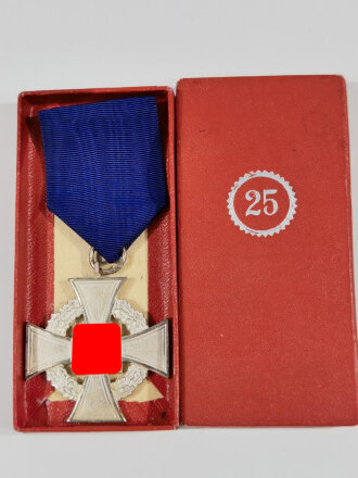 Treudienst- Ehrenzeichen in Silber für 25 Jahre mit...