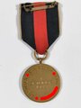 Anschlussmedaille Sudetenland (01. Oktober 1938) mit Band an Nadel. Schöner Zustand