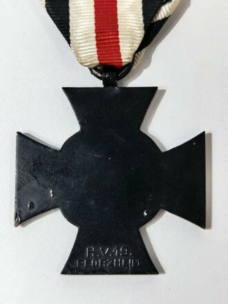 Ehrenkreuz für die Witwen und Eltern gefallener Kriegsteilnehmer (Hinterbliebene) mit Band und Hersteller R.V.19. Pforzheim, 1914-1918