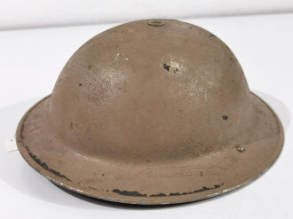 Grossbritannien, Stahlhelm datiert 1939, Originallack