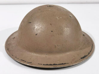 Grossbritannien, Stahlhelm datiert 1939, Originallack