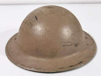 Grossbritannien, Stahlhelm datiert 1939, Originallack