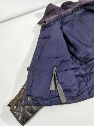 Luftwaffe, braune Lederjacke für Jagdflieger ( sogenannte Reichsverteidigungsjacke ). Leicht getragenes Stück in sehr gutem Zustand