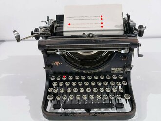 Schreibmaschine "Groma" mit SS Rune auf der 3....