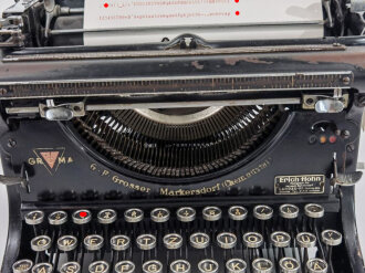 Schreibmaschine "Groma" mit SS Rune auf der 3. Funktioniert einwandfrei, wurde von einem pensionierten Schreibmaschinenmechaniker überholt.