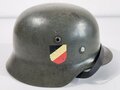 Heer, Stahlhelm Modell 1935. Zusammengehöriges , getragenes Stück mit beiden Abzeichen