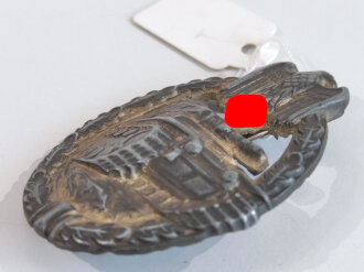 Panzerkampfabzeichen in silber,hohlgeprägt. Ohne Herstellermarkierung, aber Wilhelm Deumer zuzuordnen