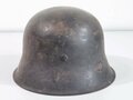 Heer, Stahlhelm Modell 1942. Zusammengehöriges, getragenes Stück, NS66