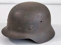 Heer, Stahlhelm Modell 1940. das Innenfutter wohl zu Reinigungszwecken aus- und wieder eingebaut, Originallack