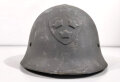 Schweden, Stahlhelm M21/26. Von der schwedischen Armee überlackiertes Stück in gutem Gesamtzustand