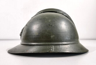 Belgien 1.Weltkrieg, Stahlhelm Adrian aus französischer Produktion. Mehrfach überlackiertes Stück