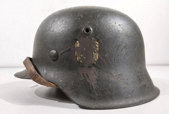 Heer, Stahlhelm M42. Zusammengehöriges Stück,...