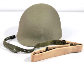 U.S. Army Liner parachutists helmet, dated 1983. Including a sweatband and cotton chinstrap. Unused