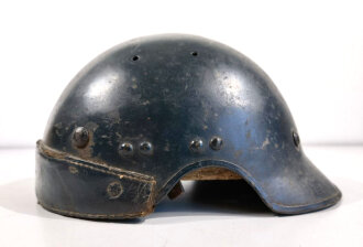 Frankreich 2.Weltkrieg, Stahlhelm für  motorisierte Einheiten ? .  Blauer Originallack