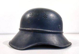 Luftschutz Stahlhelm in gutem Zustand, zusammengehöriges Stück, Originallack