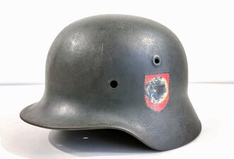 Polizei III.Reich, Stahlhelmglocke Modell 1940 Doppelabzeichen, entnazifiziert, keine Herstellermarkierung erkennbar