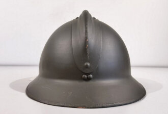 Belgien , Stahlhelm Modell 26/31. Zusammengehöriges Stück, vermutlich überlackiert