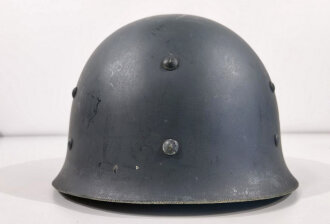 Frankreich, Stahlhelm Modell 1951 in sehr gutem Zustand. der Innenhelm datiert 1959, Variante in blau