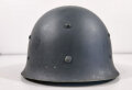 Frankreich, Stahlhelm Modell 1951 in sehr gutem Zustand. der Innenhelm datiert 1959, Variante in blau