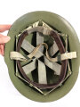 Jugoslawien Stahlhelm M59, Originallack und Abzeichen