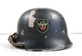 Feuerwehr III.Reich, Leichtmetallhelm Originallack mit beiden Abzeichen, dise zu beinahe 100% erhalten.