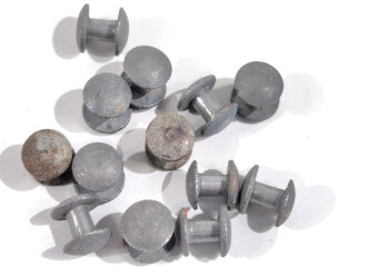 Niete für Stahlhelm Kinnriemen Wehrmacht aus Zink, Durchmesser je 8mm, sie erhalten ein ( 1 ) Stück