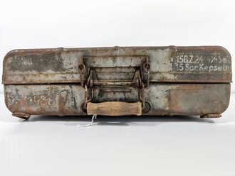 Transportkoffer für Stielhandgranaten der Wehrmacht, grösstenteils überlackiertes Stück