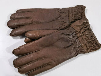 Paar Handschuhe für Fallschirmjäger der Luftwaffet. Kurze , gefütterte Ausführung in sehr gutem Zustand