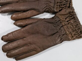 Paar Handschuhe für Fallschirmjäger der Luftwaffet. Kurze , gefütterte Ausführung in sehr gutem Zustand