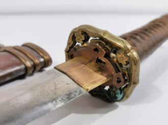 Japan 2.Weltkrieg , Katana für Offiziere . Saubere Klinge, der Lack der Scheide fehlt grösstenteils, der Arretierhaken für die Scheide fehlt