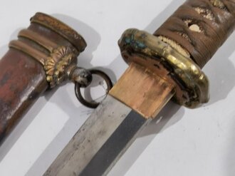 Japan 2.Weltkrieg , Katana für Offiziere . Saubere Klinge, der Lack der Scheide fehlt grösstenteils, der Arretierhaken für die Scheide fehlt