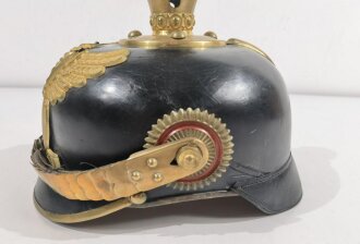 Baden, Pickelhaube für einen Fähnrich der Artillerie. Ordentliches Stück in gutem Zustand