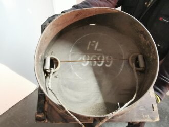 Fallschirmjäger Abwurfbehälter für Nachschub aus Holz. Originallack, ungereinigtes Stück